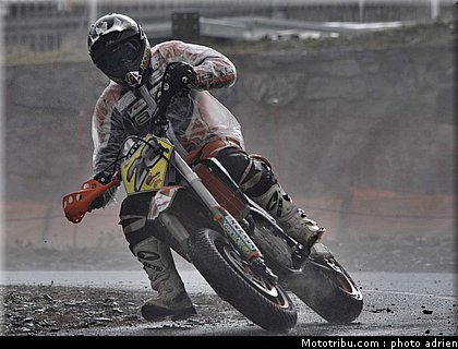 cucharrera_28_supermoto_andorre_2009.jpg