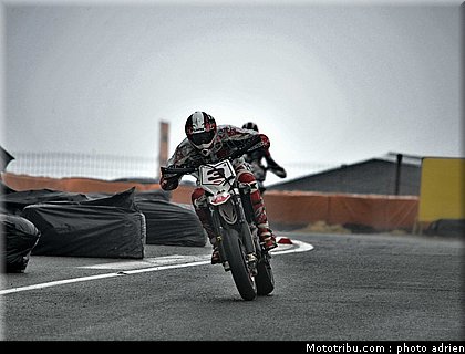 delepine_25_supermoto_andorre_2009.jpg