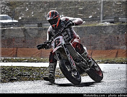 gaspardone_34_supermoto_andorre_2009.jpg