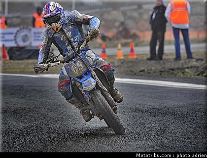 gozzini_22_supermoto_andorre_2009.jpg