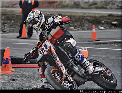 iddon_21_supermoto_andorre_2009.jpg