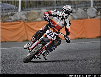 iddon_27_supermoto_andorre_2009.jpg