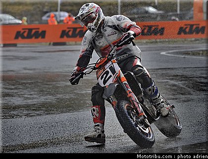 iddon_33_supermoto_andorre_2009.jpg