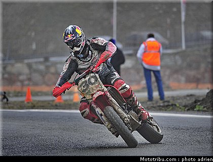 lazzarini_22_supermoto_andorre_2009.jpg