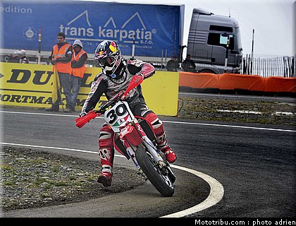 lazzarini_32_supermoto_andorre_2009.jpg