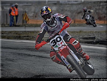lazzarini_34_supermoto_andorre_2009.jpg