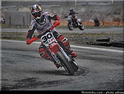 lazzarini_35_supermoto_andorre_2009.jpg