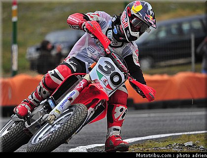 lazzarini_37_supermoto_andorre_2009.jpg