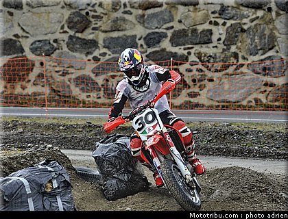 lazzarini_42_supermoto_andorre_2009.jpg