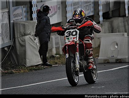 lazzarini_49_supermoto_andorre_2009.jpg