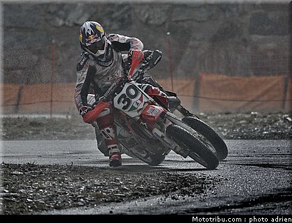 lazzarini_51_supermoto_andorre_2009.jpg
