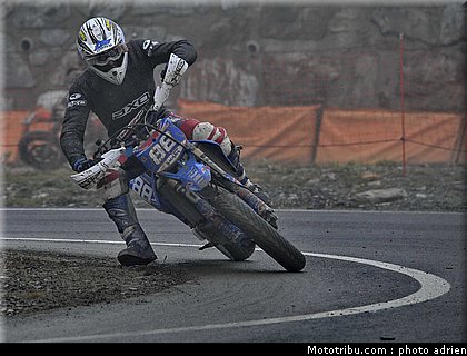 mariani_12_supermoto_andorre_2009.jpg