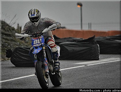 mariani_27_supermoto_andorre_2009.jpg