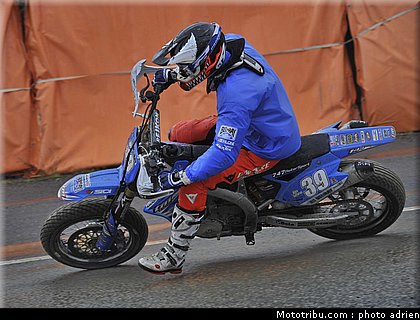 serafini_03_supermoto_andorre_2009.jpg