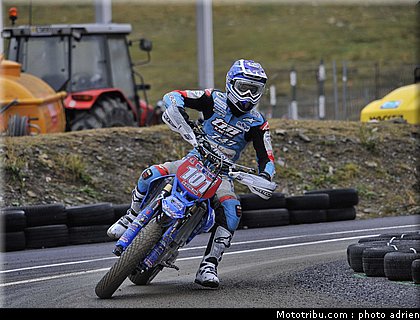 vandenbosch_06_supermoto_andorre_2009.jpg
