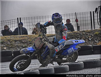 vandenbosch_21_supermoto_andorre_2009.jpg