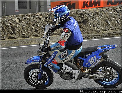 vandenbosch_45_supermoto_andorre_2009.jpg