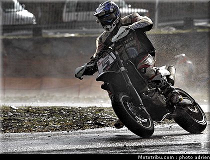 winstanley_23_supermoto_andorre_2009.jpg