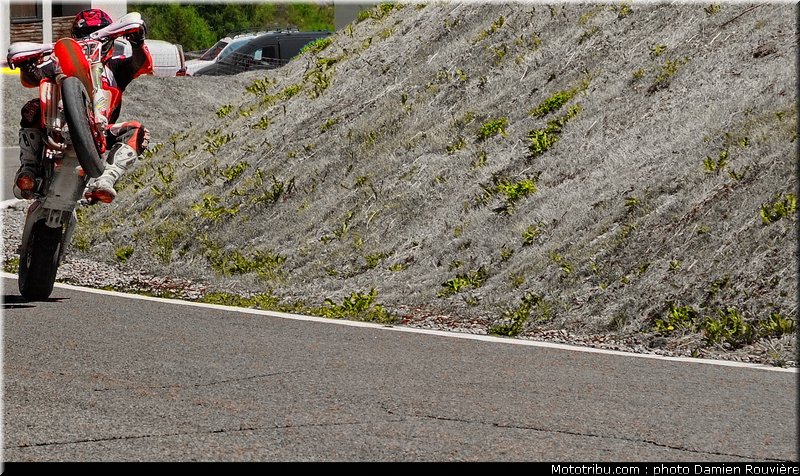 supermotard_finale_s2_027_alp_huez_2010