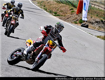 supermotard_giroud_3_alp_huez_2010.jpg