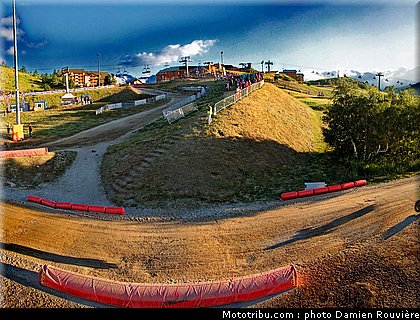 supermotard_panorama_12_alp_huez_2010.jpg