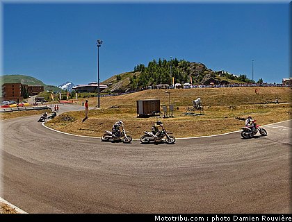 supermotard_panorama_17_alp_huez_2010.jpg