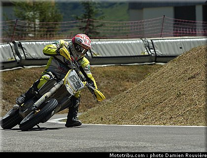 supermotard_peresson_2_alp_huez_2010.jpg