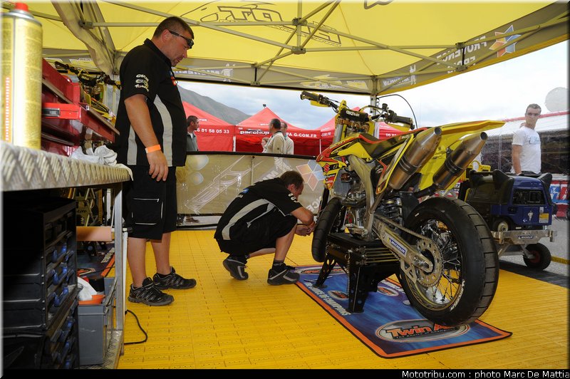 supermotard_chambon_014_alp_huez_2011