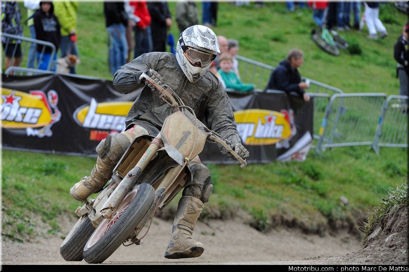supermotard_girard_004_alp_huez_2011