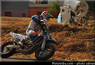 chareyre_t_007_supermoto_2012_france_alpe_huez_07.jpg