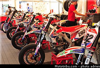 paddock_supermotard_2012_alpe_huez_035.jpg