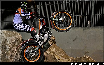 bou_002_trial_indoor_marseille_2010.JPG