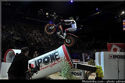 bou_014_trial_indoor_marseille_2010.JPG