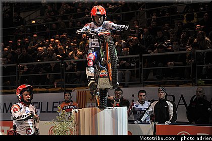 fujinami_24_trial_indoor_marseille_2010.JPG