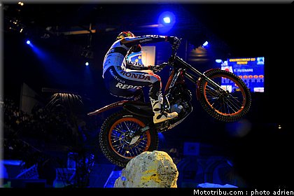 fujinami_34_trial_indoor_marseille_2010.JPG