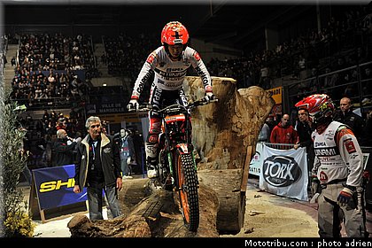 fujinami_36_trial_indoor_marseille_2010.JPG