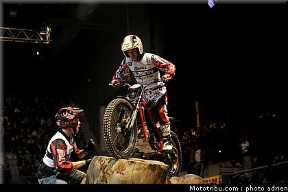 gubian_16_trial_indoor_marseille_2010.JPG