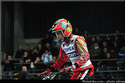 trial_indoor_marseille_2011_brown_02.JPG
